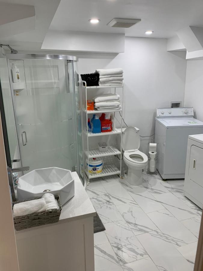 Big Oasis Studio Near Airport Yyz Hotell Toronto Eksteriør bilde
